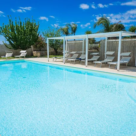 Villa El Capitano With Garden And Pool - Happy Rentals Muro Leccese Exterior photo